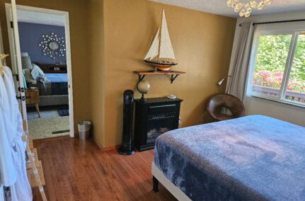 Lighthouse King bed door to Dutch Suite